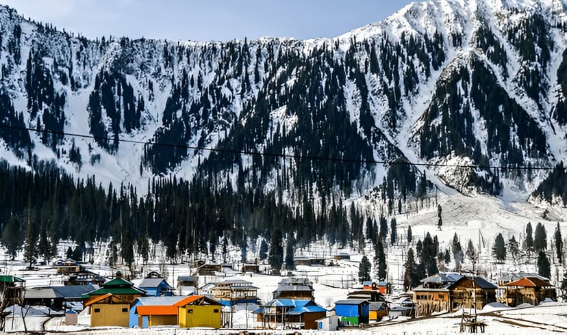 Day 1 Arrival in Delhi – Overnight Journey to Manali