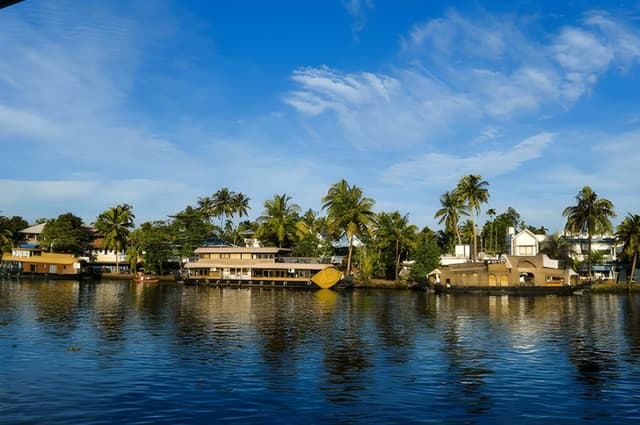 4 Nights & 5 Days Blissful Kerala